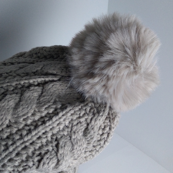 Host Pick! Grey Beanie With Infinity Scarf Set-OS  NWT - Picture 7 of 7
